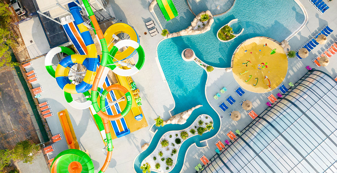 Vue de haut du Parc Aquatique du Camping Campéole Médoc Plage à Montalivet-les-Bains en Gironde