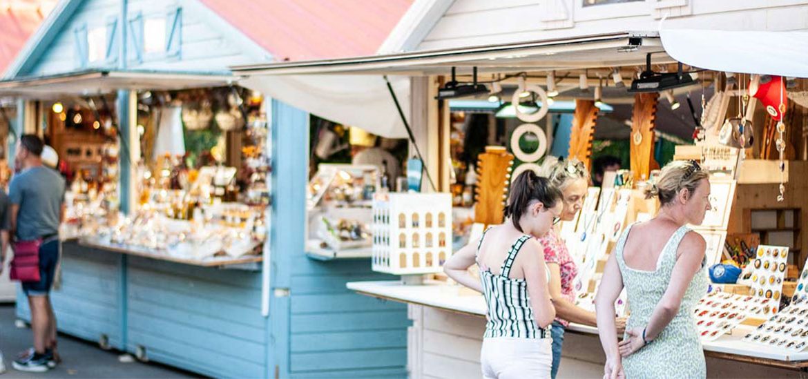 Marché artisanal dans la région des Pyrénées Orientales