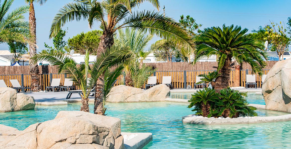 Piscine zen du Camping Club MS Les Tamaris 5é étoiles au Barcarès dan les Pyrénées Orientales