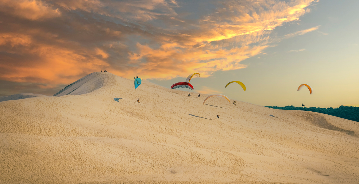 Parapentistes sur la dune du Pilat